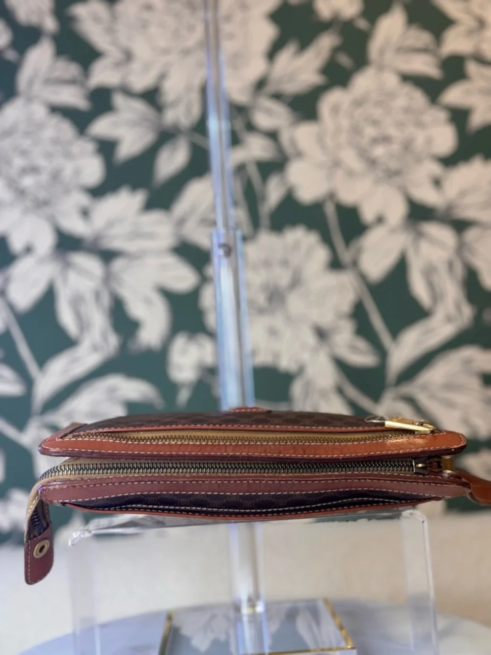 Celine Authentic Brown Patterned Wristlet  with Tan Leather Trim EUC - Picture 7 of 12